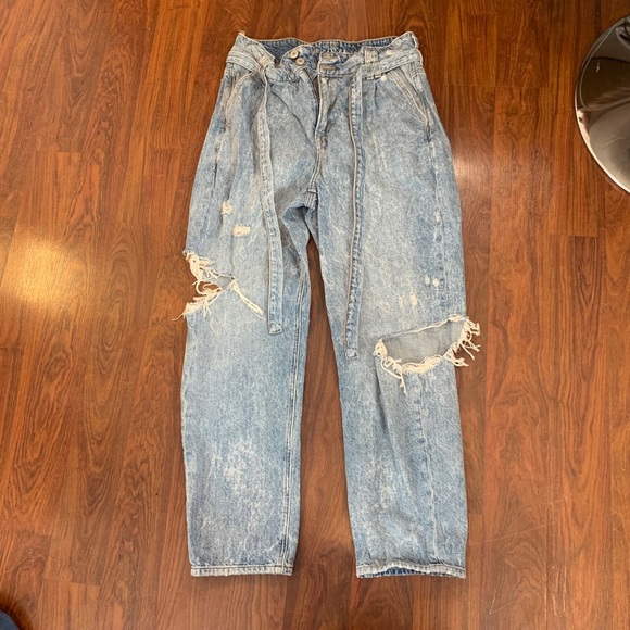 American Eagle highest rise mom jeans - Picture 2 of 8